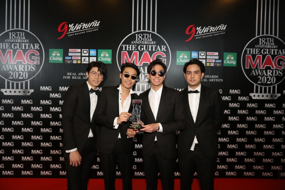 “รางวัลที่นิตยสารมอบให้กับวงดนตรีที่น่าสนใจแห่งปี” ได้แก่ “Mean” สังกัด Loveis Entertainment