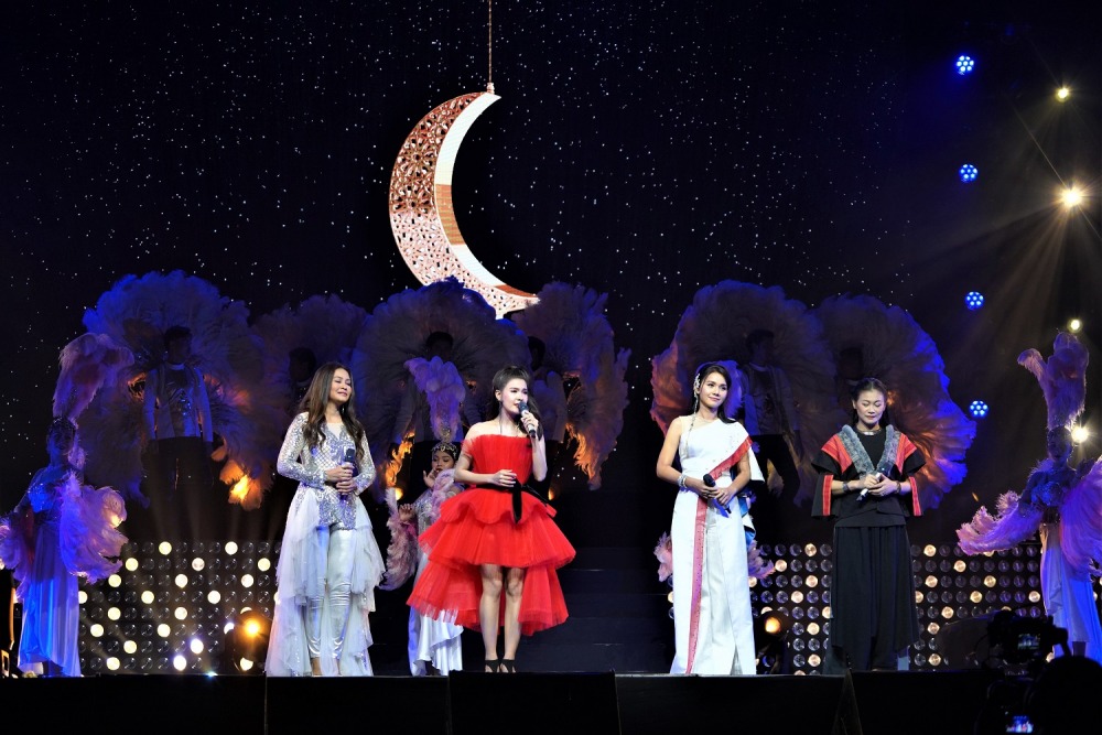 15.สี่สาว สี่ภาค กับเพลงนักร้องบ้านนอก