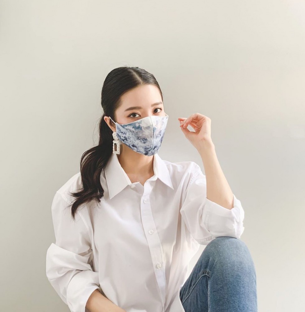 29.หน้ากากผ้าจาก Silhouette