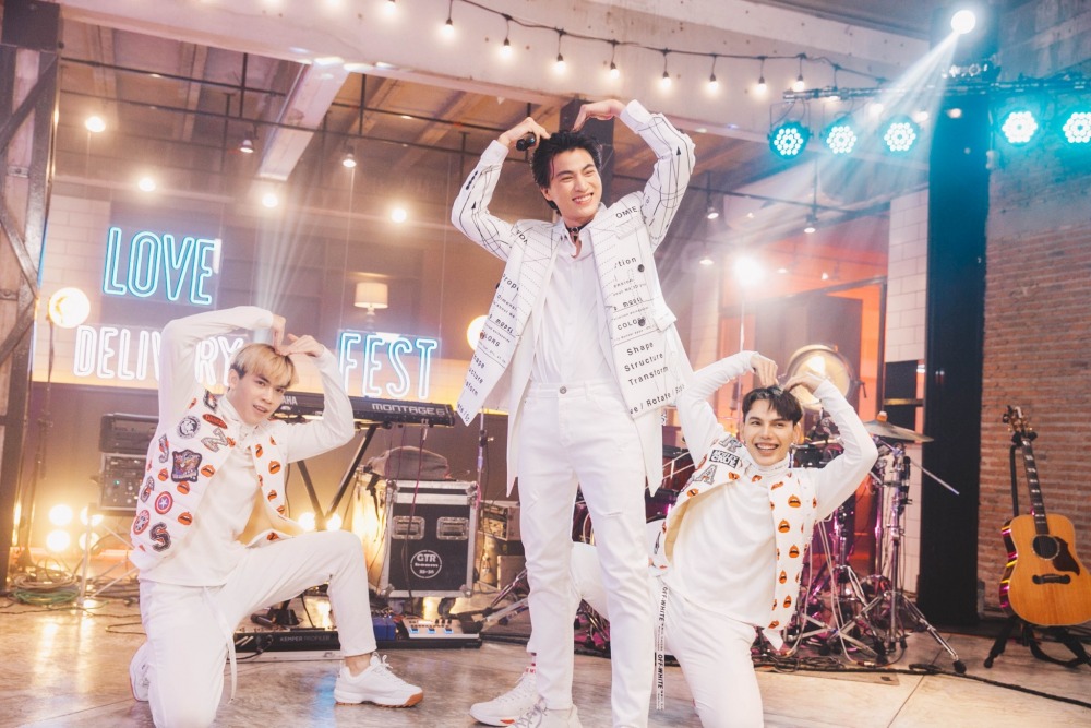 กลัฟ-คณาวุฒิ