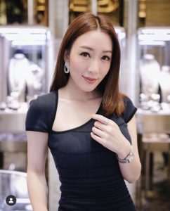 บัลลังก์ดอกไม้ (58)