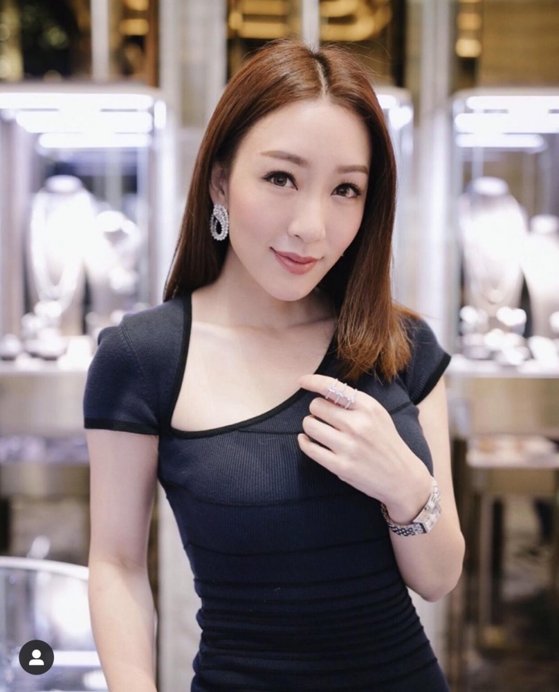 บัลลังก์ดอกไม้ (58)