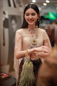 ICONCRAFT (ผ้าไทย)_๒๐๐๘๐๓_197