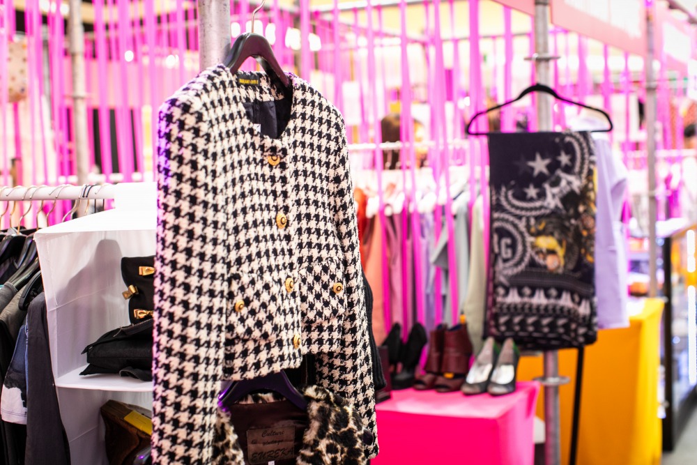 บรรยากาศที่ชั้น G กับ Celebrity Auction _ Market with PRAEW (11)