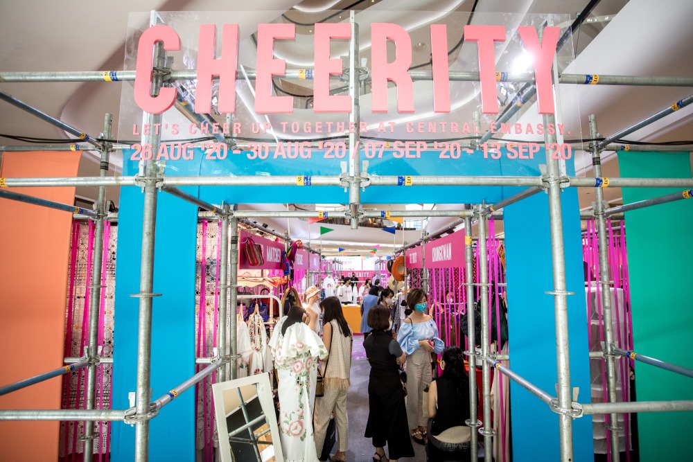 บรรยากาศที่ชั้น G กับ Celebrity Auction _ Market with PRAEW (2)