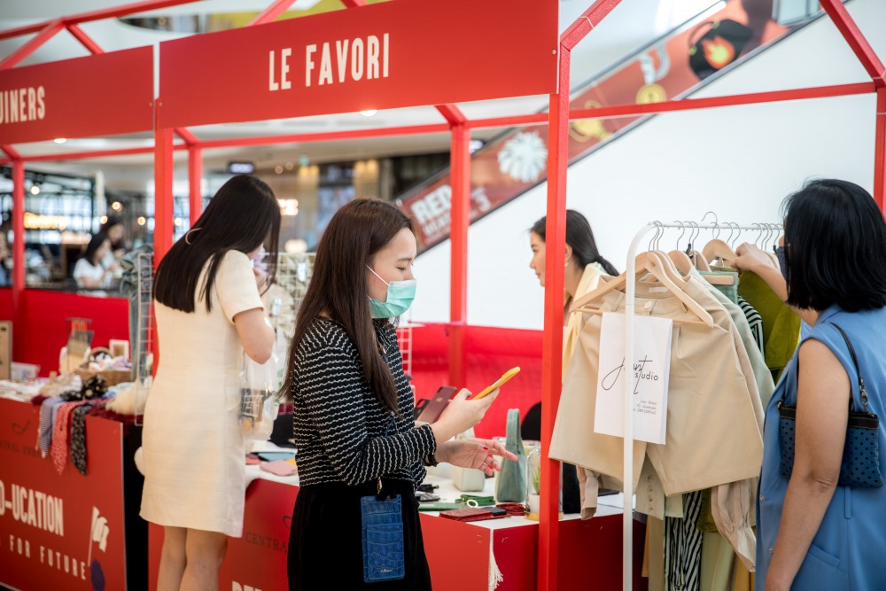 ภาพบรรยากาศจากชั้น 3 ที่มาในธีม Red-ucation (4)