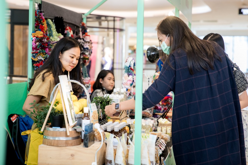 ภาพบรรยากาศจากตลาดรวมใจ ไทยช่วยไทย ชั้น 2 (6)