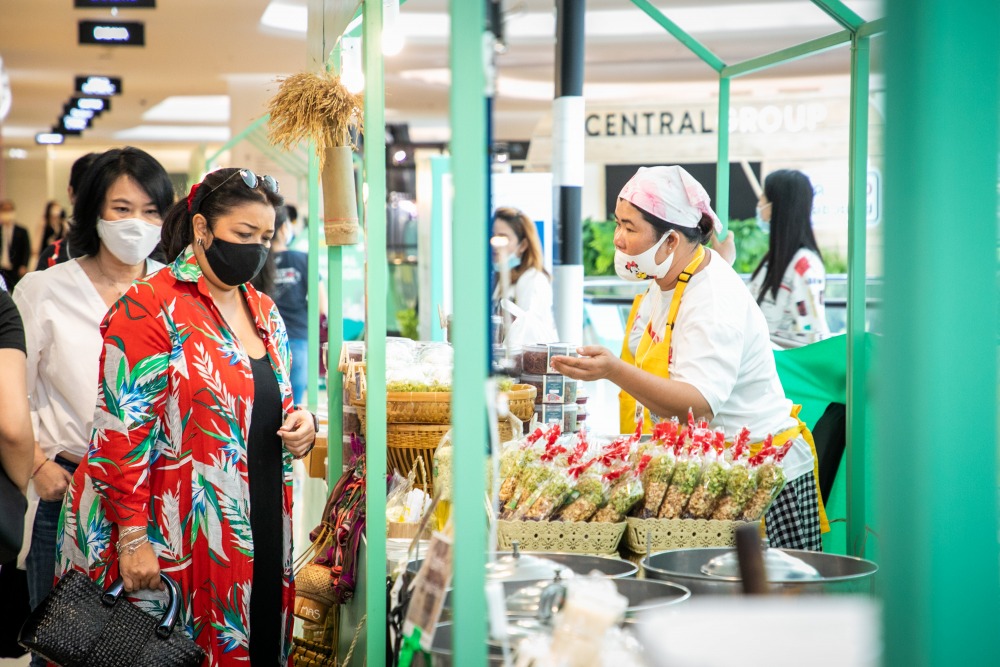 ภาพบรรยากาศจากตลาดรวมใจ ไทยช่วยไทย ชั้น 2 (9)