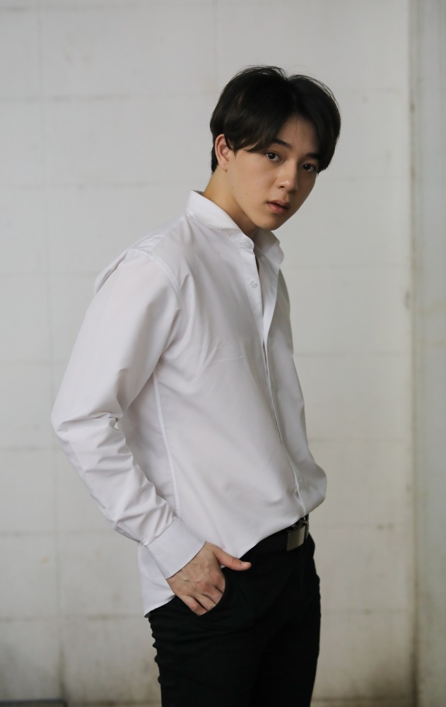 4. วายุ รับบทโดย บาส - สุรเดช พินิวัตร์ (ตัวหลัก)