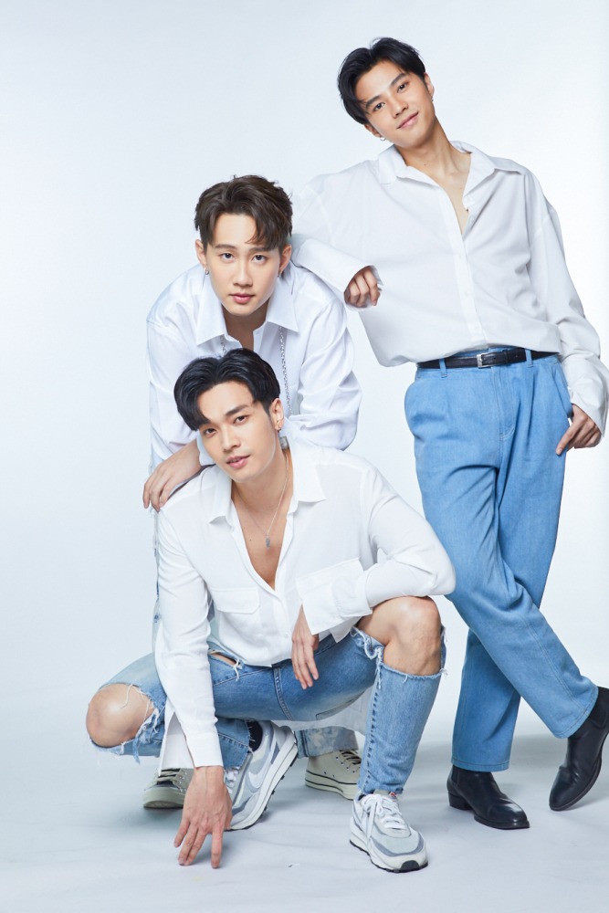 โอบ โอบนิธิ, กัปตัน ชลธร, แบงค์ ธิติ