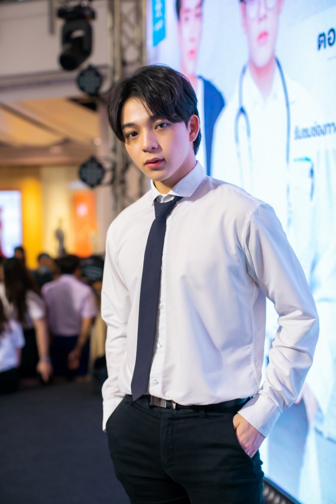 6. บาส - สุรเดช พินิวัตร์