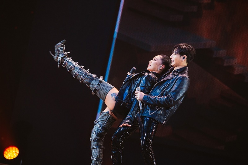 F2677B1B-39F6-4DE0-BB0A-900F1B67E71B