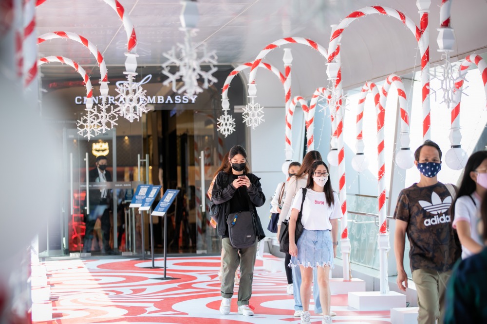 The Illuminated Candy Cane Hallway ชั้น 1 (3)