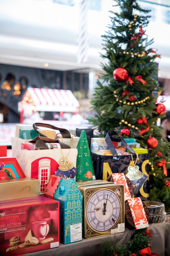 The Magical Christmas Caes_Gifts (2)