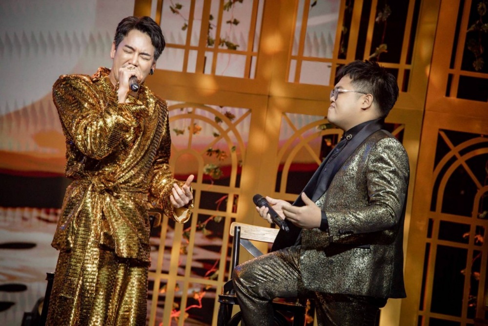 แถลงข่าว 8