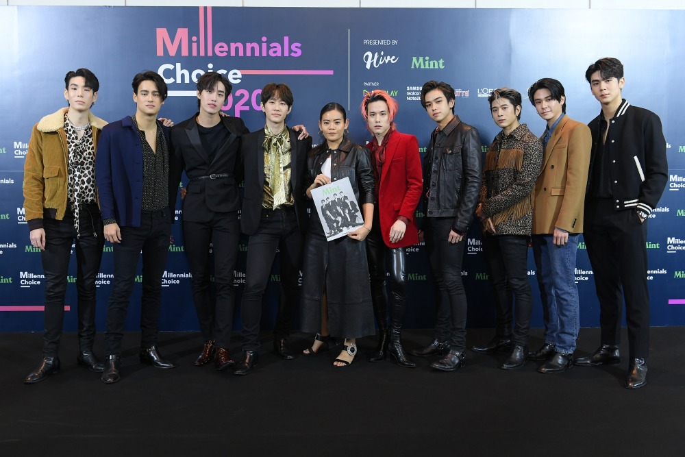 3.สรญา วัฒนเจียมวงษ์ และ 9 หนุ่ม