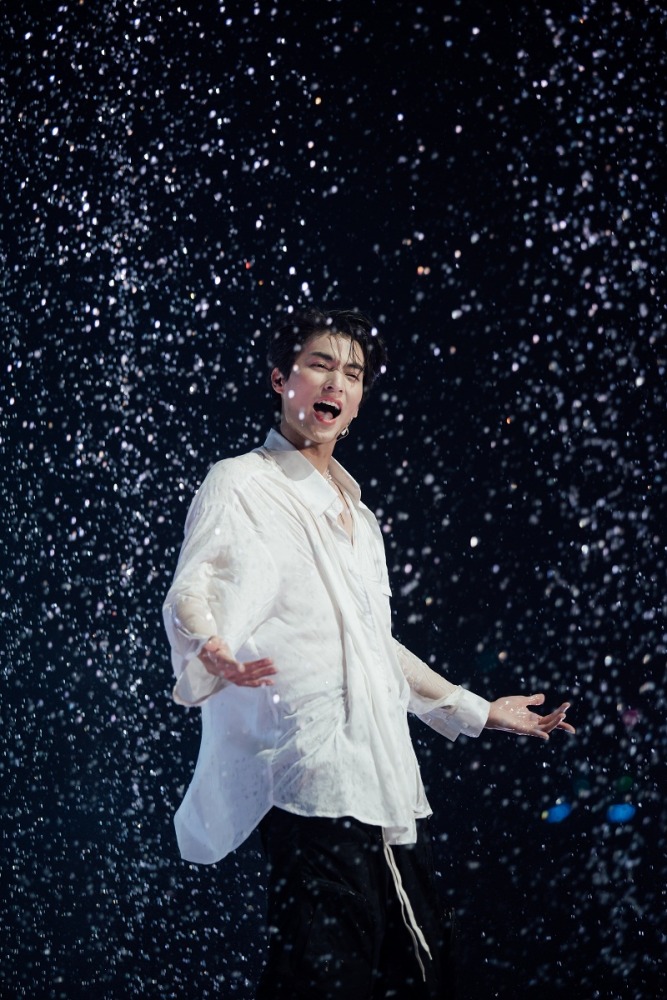 กลัฟ โชว์เต้น