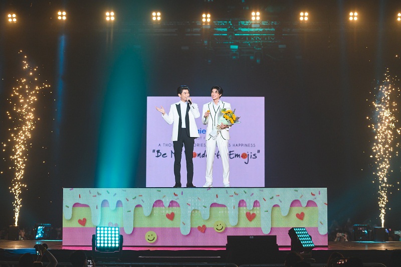 คุณพี่มิวร้องเพลงเบิร์ดเดย์