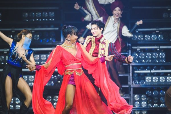 เจนนี่ กับ กลัฟ