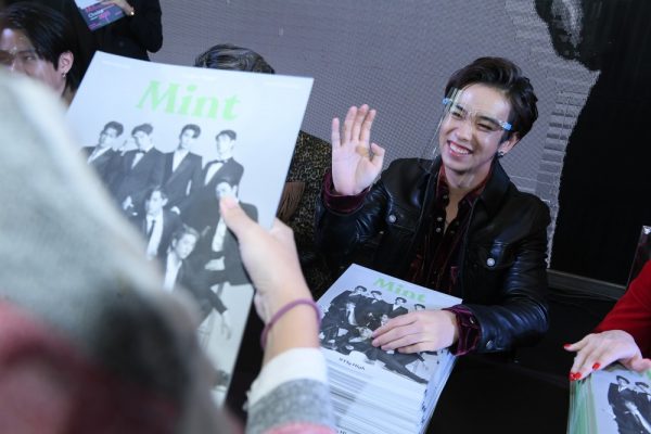 เติร์ด ทักทายแฟนคลับอย่างเป็นกันเอง