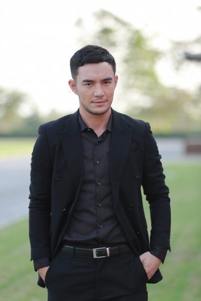 8 รามราช รับบทโดย ปีเตอร์ ไนท์ (ปีเตอร์)