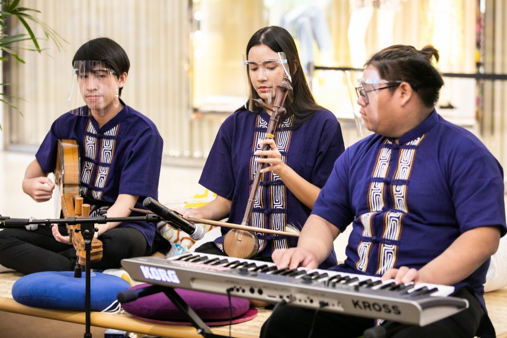 การแสดงสะล้อ ซอ ซึง (2)