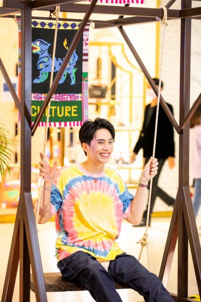 ชิงช้าม้ง