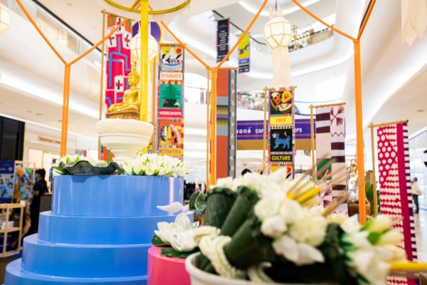 ประเพณี ใส่ขันดอกอินทขิล