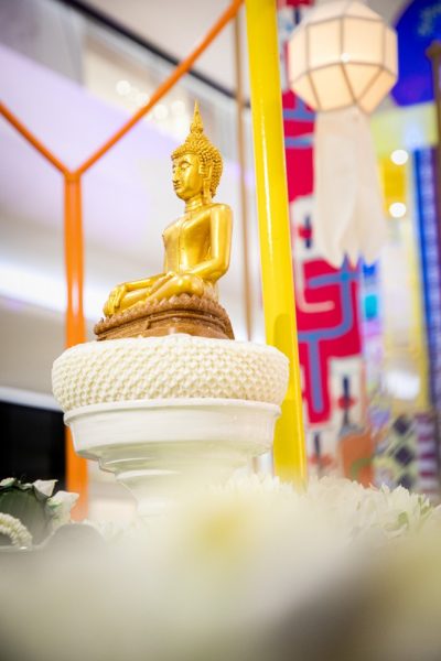 องค์พระมหามุนีศรีหริภุญชัย (องค์จำลอง) จากวัดพระธาตุหริภุญชัยวรมหาวิหาร จังหวัดลำพูน