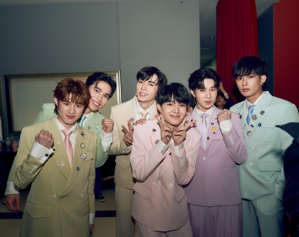 1397DBF3-4802-4CBC-B857-D65711864D52