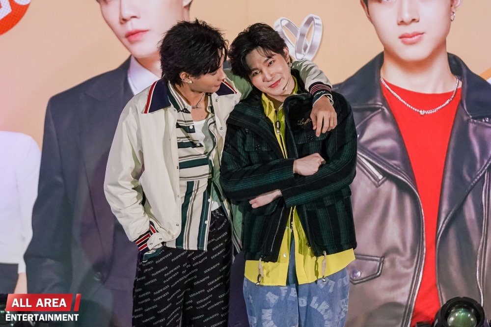 36B942B9-2CE7-431B-BCD5-BDD92799F00C