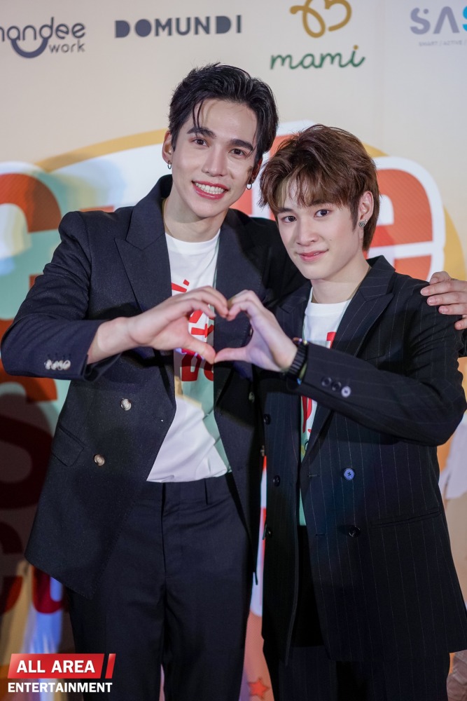 38308CB1-AF24-43F9-8CB6-DF0913E12D10