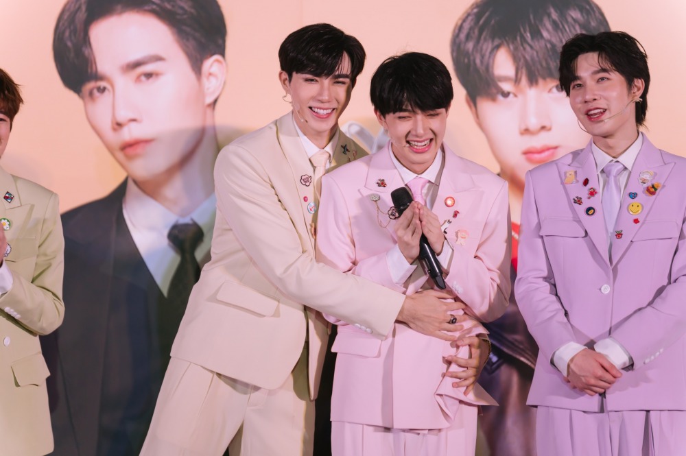 3CD4B4F6-B723-4B19-9C9E-602B3BC796BB