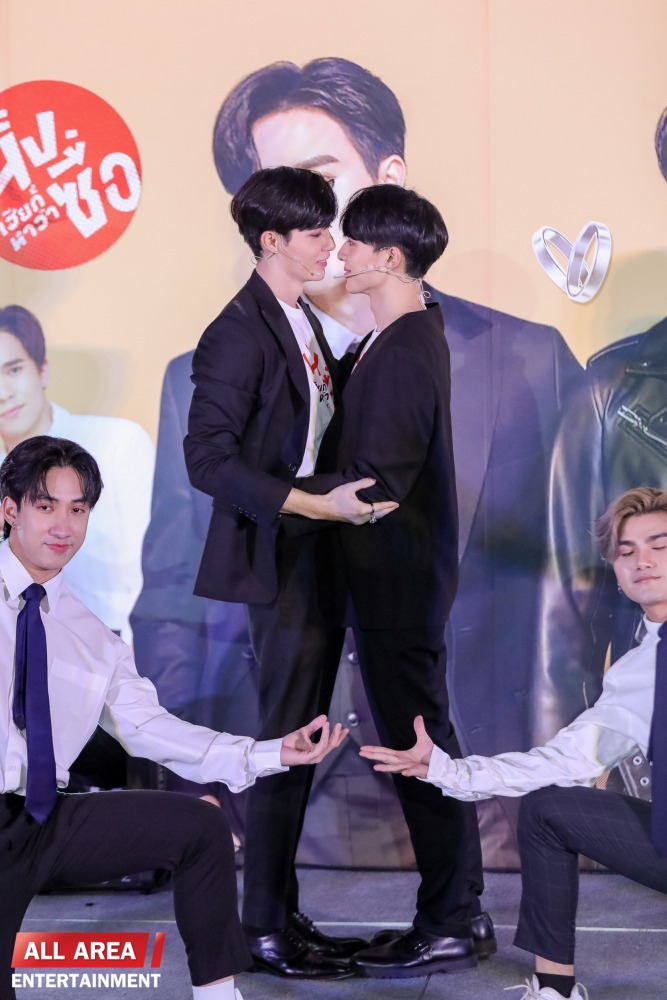 3D5703D5-2955-4BB0-9746-3BB5B5B9EBBF