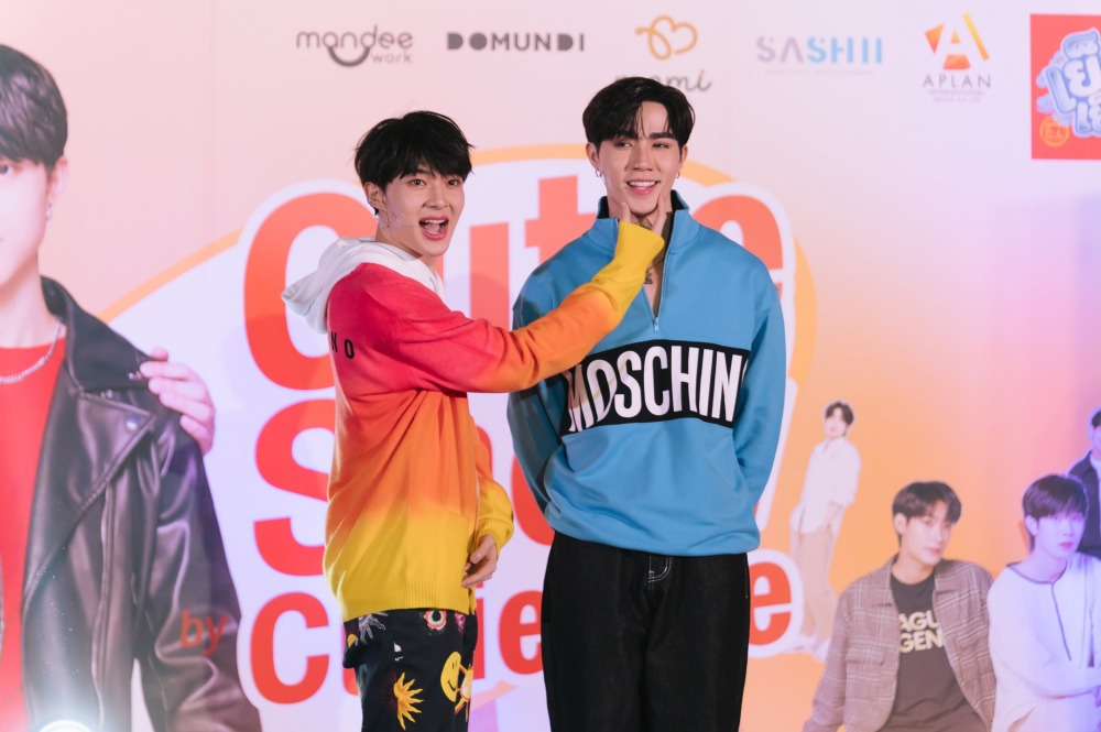 85A39B43-EF2E-45C6-8238-FA2B2A206A1A