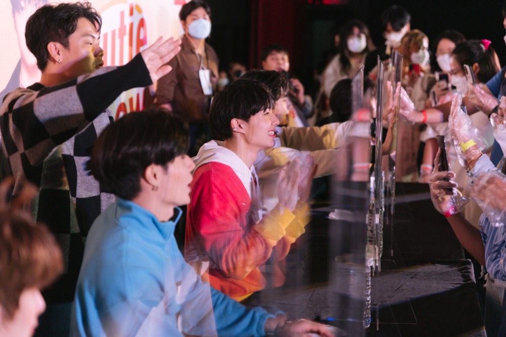 A8E0BF23-F73B-4F6A-BAB1-5E6EF8F077AC