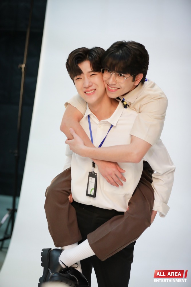 704D1C4C-20C9-411E-B441-4A41F1E3081F