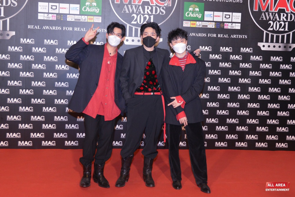 96F7ADB4-A151-4AE5-A6D7-B33EDF97BE0D