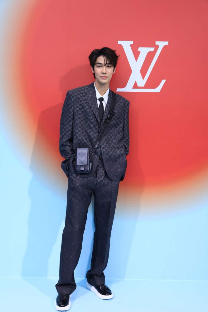 ดิว-จิรวรรตน์ สุทธิวณิชศักดิ์ (1)