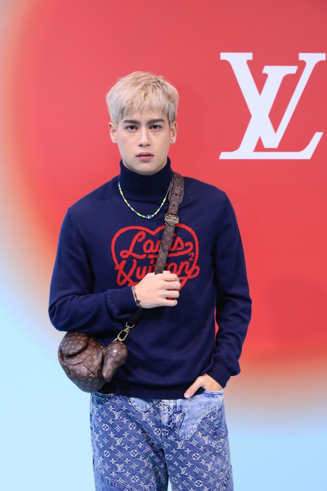 ไอซ์-พาริส อินทรโกมาลย์สุต (1)