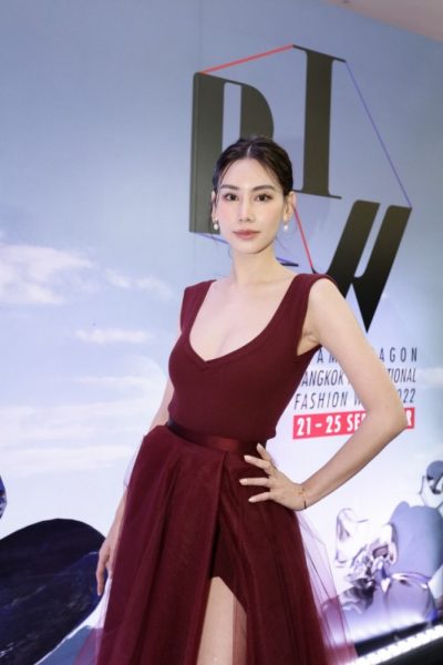 015_ดาว พิมพ์ทอง ในลุค POEM