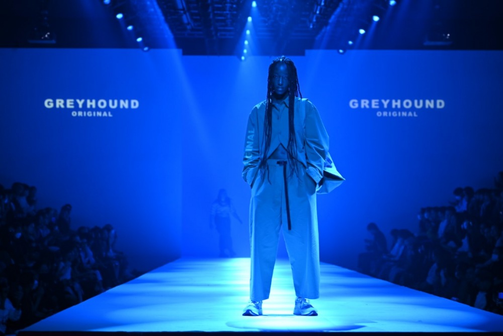 GREYHOUND ORIGINAL (2)