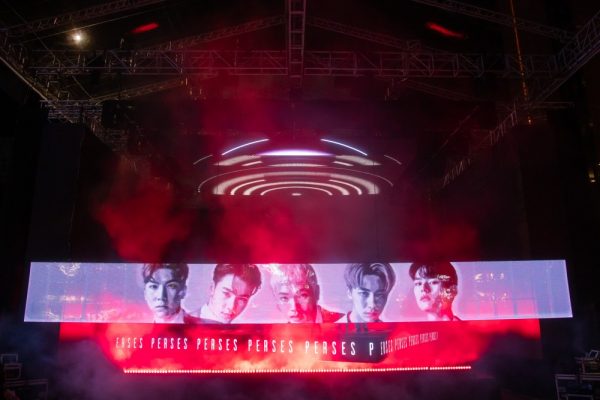 PERSES DEBUT STAGE_01