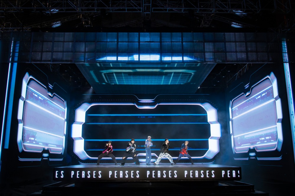 PERSES DEBUT STAGE_04