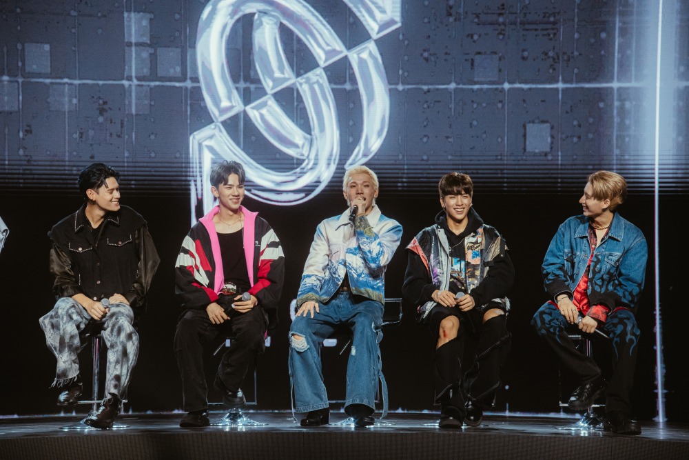 PERSES DEBUT STAGE_11