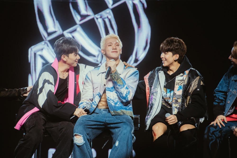 PERSES DEBUT STAGE_12