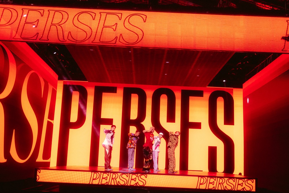 PERSES DEBUT STAGE_15