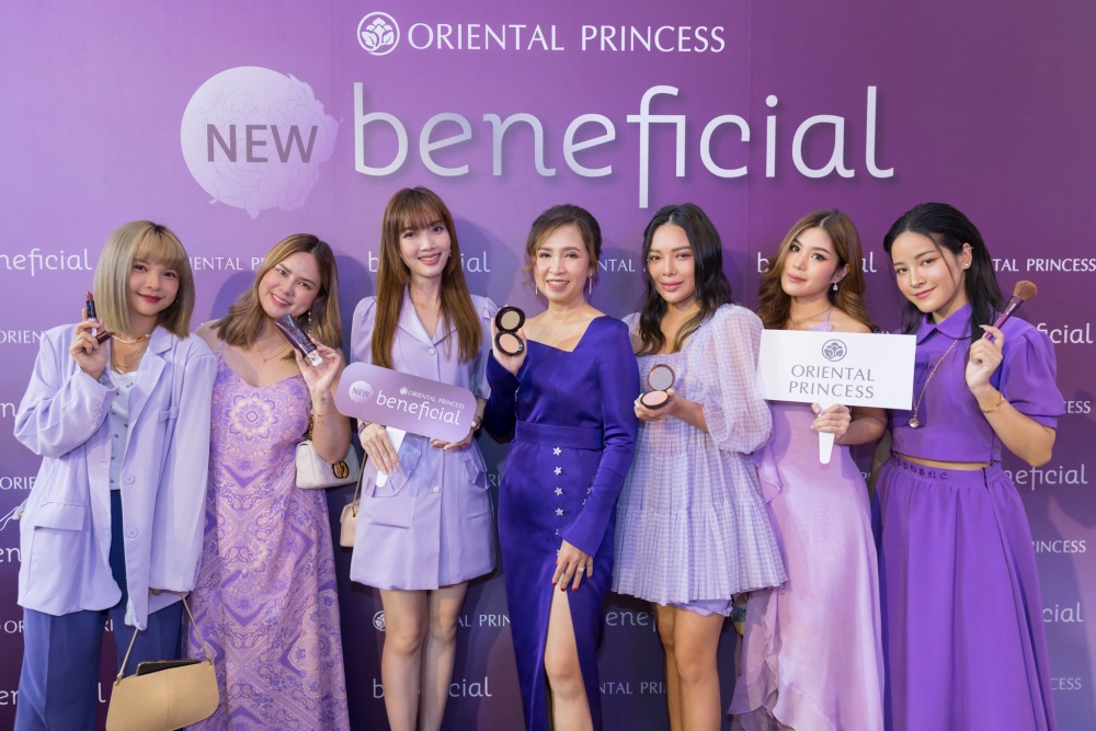 คุณอภัยพร ศรีสุข และบิวตี้บล็อกเกอร์ร่วมงาน