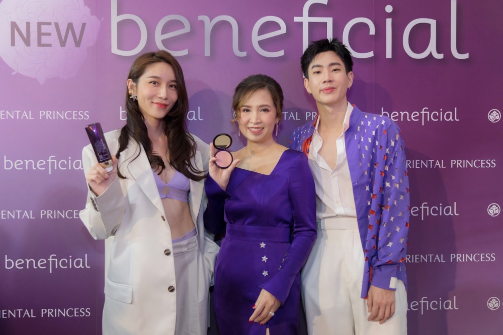 คุณเบสท์ Luckysevenb คุณอภัยพร ศรีสุข คุณออฟ จุมพล (จากซ้ายไปขวา)