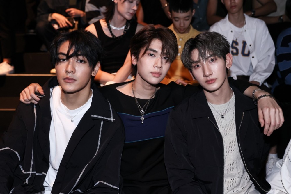 เหล่าคนดังตบเท้าเข้าร่วมชมแฟชั่นโชว์ BIFW2022 (2)